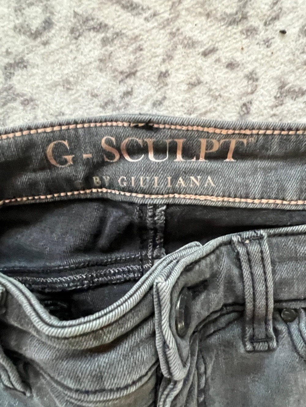 G by Giuliana Grey Washed Cropped Ankle Jeans - Picture 10 of 11